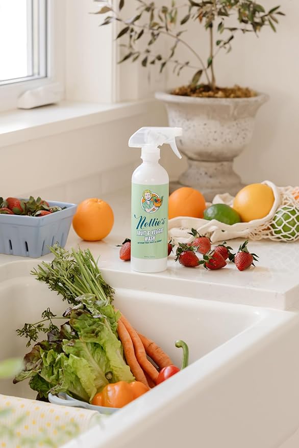 Nellie's Fruit & Veggie Wash - Produce Cleaner for Pesticides, Preservatives, and Contaminants - Odorless and Tasteless Formula - Gluten-Free, Vegan, and Safe for All Produce (16 fl oz)
