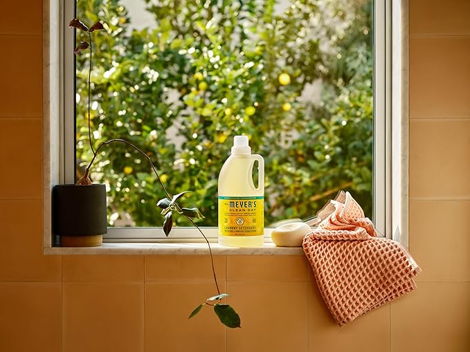 MRS. MEYER'S CLEAN DAY Liquid Fabric Softener, Infused with Essential Oils, Paraben Free, Honeysuckle, 32 oz (32 Loads)