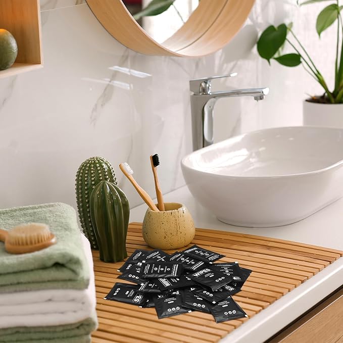 400 Pcs Butt Wet Wipes for Women Individually Wrapped Wipes for Women Man Travel Hand Face Body Cleaning Adults Bathroom Toilet Daily Use(Black)